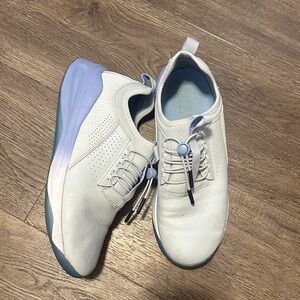 Clove nursing shoes!